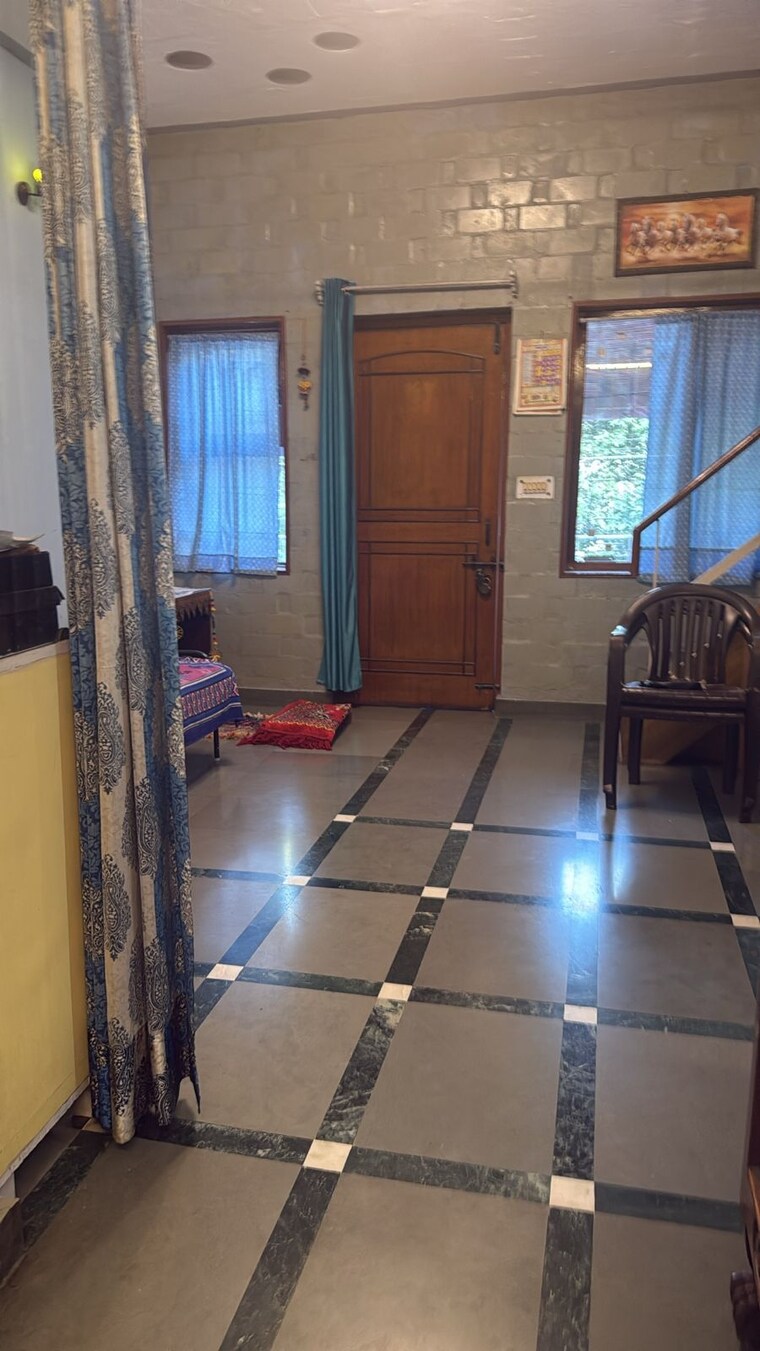 Living Room, palam-vihar-residents-association 3 Bedroom 1550 Sq.Ft. Independent House In Palam Vihar Gurgaon 9243463