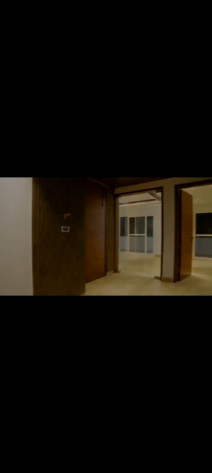 Room, defence colony 3 Bedroom 375 Sq.Yd. Builder Floor In Defence Colony Delhi 9243470