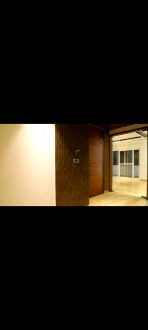 Room in 3 BHK Builder Floor at Defence Colony – for Sale