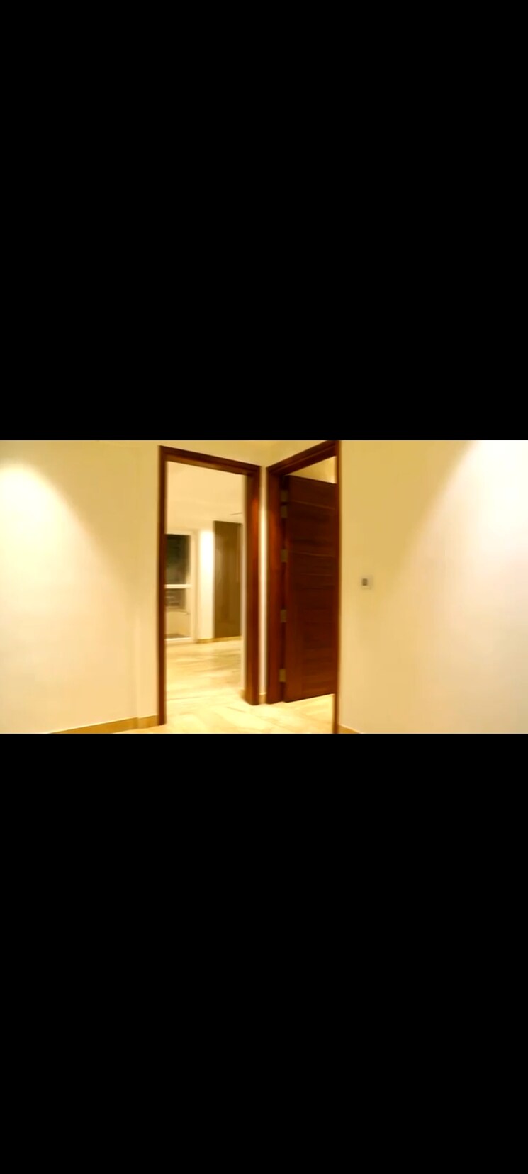 Room, defence colony 3 Bedroom 375 Sq.Yd. Builder Floor In Defence Colony Delhi 9243470