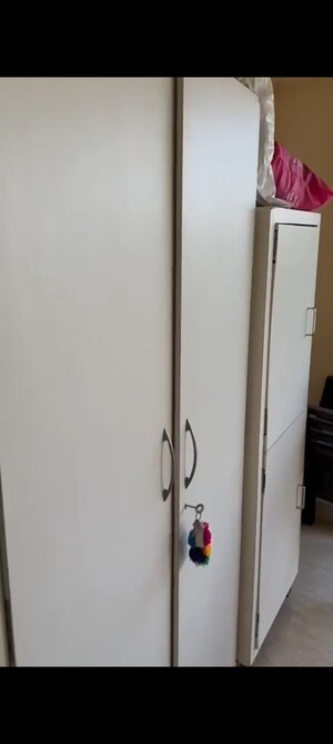 Furnished Amenities in 2 BHK Apartment at Santacruz East – for Rent