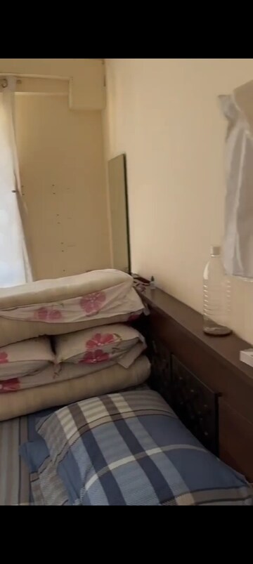 Bedroom in 2 BHK Apartment at Santacruz East – for Rent