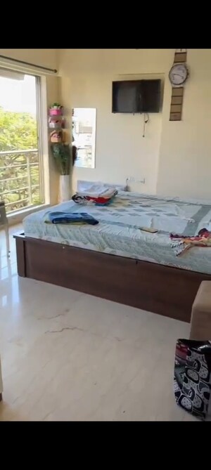 Bedroom in 2 BHK Apartment at Santacruz East – for Rent
