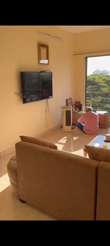 Furnished Amenities in 2 BHK Apartment at Santacruz East – for Rent