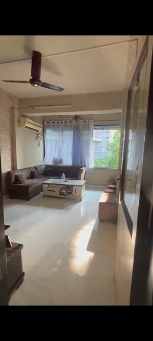 2 BHK Apartment For Rent in Kalina