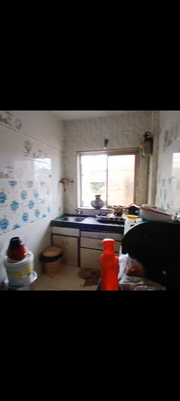 Team Area in 1 BHK Apartment at Vakola – for Rent