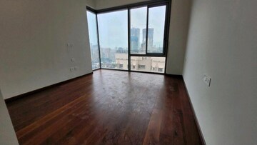Room in 3 BHK Apartment at Piramal Mahalaxmi, Mahalaxmi – for Rent