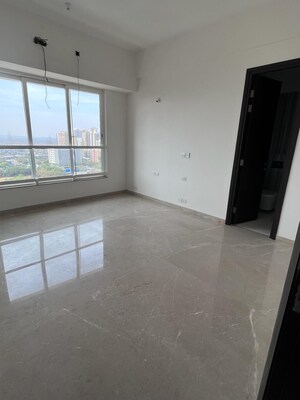 Room in 3 BHK Apartment at Kalpataru Solitaire, Juhu – for Rent