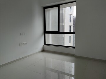 Room in 2 BHK Apartment at Sunteck City Avenue 2, Goregaon West – for Rent
