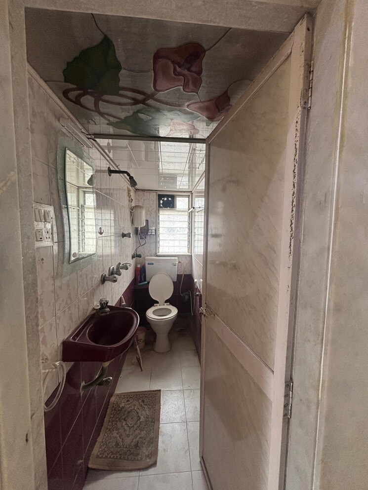 Bathroom, rose-apartment-juhu 2 Bedroom 700 Sq.Ft. Apartment In Juhu Mumbai 9243602