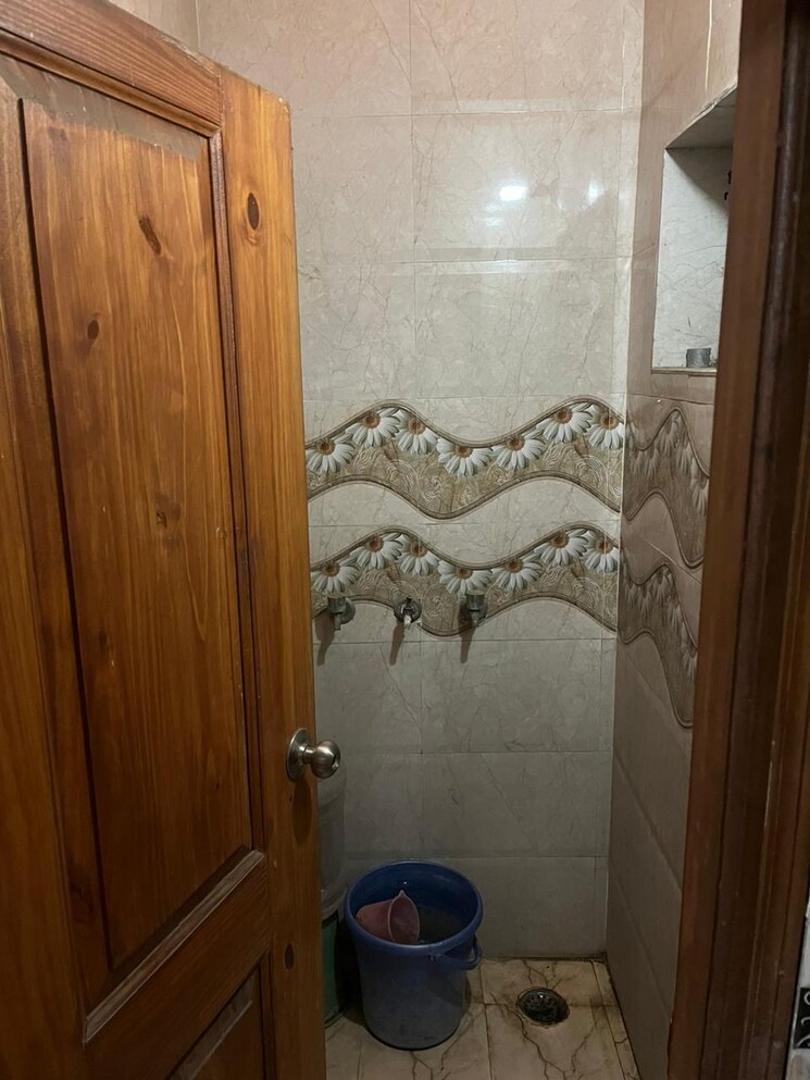 Bathroom, gulmohar-estate 1.5 Bedroom 430 Sq.Ft. Builder Floor In Pi Greater Noida Greater Noida 9243664