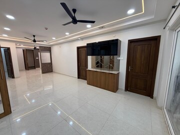 Room in 3 BHK Apartment at My Home Raka, Madinaguda – for Rent