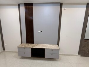 Room in 3 BHK Apartment at My Home Raka, Madinaguda – for Rent