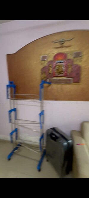 Master Bedroom in 2 BHK Apartment at Sion – for Rent