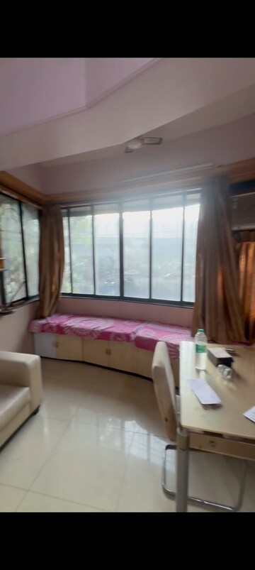 Bedroom in 2 BHK Apartment at Sion – for Rent