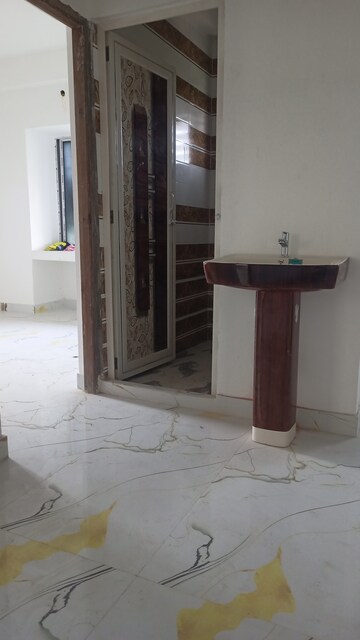 Room in 2 BHK Apartment at Kristi Villa, Chinar Park – for Sale