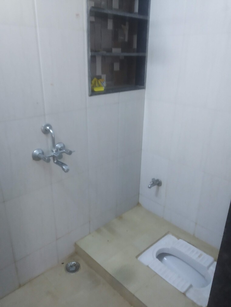 Bathroom, guru-ambar 2 Bedroom 900 Sq.Ft. Apartment In Ulwe Navi Mumbai 9243704