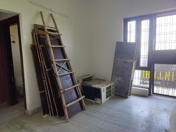 Room in 3 BHK Builder Floor at Green Fields Colony – for Sale