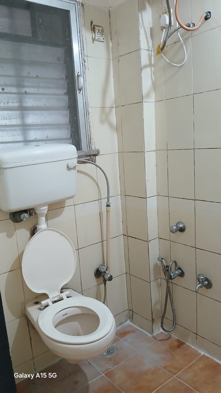 Bathroom, sheth-vasant-marvel 2 Bedroom 875 Sq.Ft. Apartment In Borivali East Mumbai 9243730