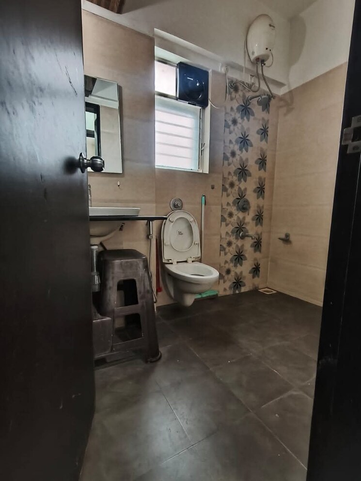 Attached Bathroom, kolte-patil-langston 2 Bedroom 950 Sq.Ft. Apartment In Kharadi Pune 9243744