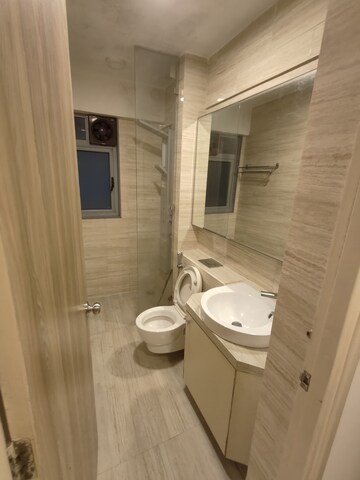Bathroom in 3.5 BHK Apartment at Imperial Heights Phase 2, Goregaon West – for Rent