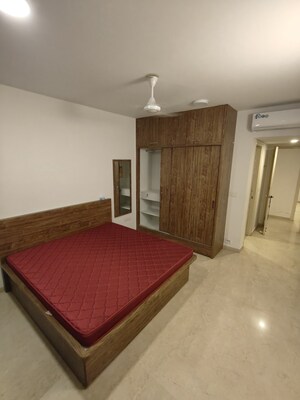 Bedroom in 3.5 BHK Apartment at Imperial Heights Phase 2, Goregaon West – for Rent