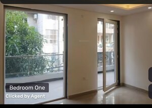 Room in 2.5 BHK Builder Floor at Kirti Nagar – for Rent