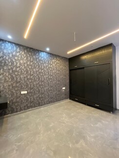 6+ BHK + Pooja Room,Servant Room,Study Room,Extra Room Independent House For Sale in Sector 8