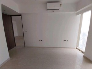 Room in 3 BHK Apartment at Lodha The Park, Worli – for Rent