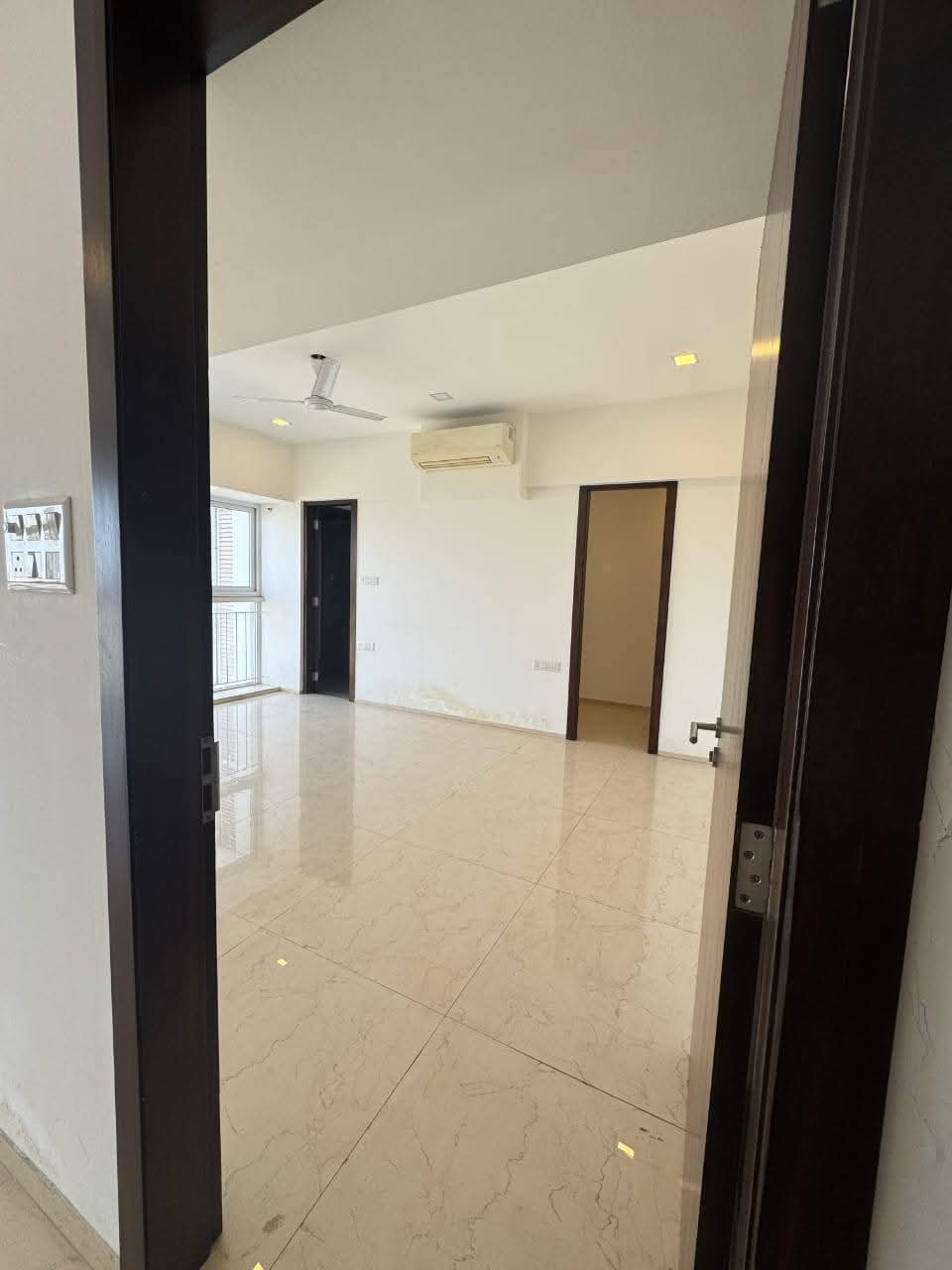 2 BHK Apartment For Rent in Ruparel Ariana