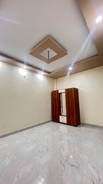 Room in 2 BHK Independent House at Jankipuram – for Rent