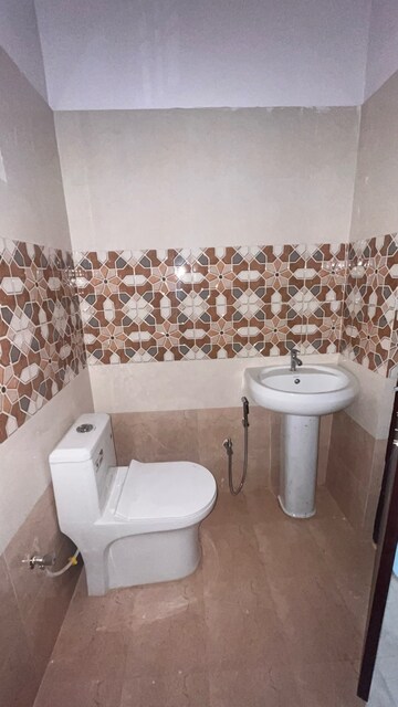 Bathroom in 2 BHK Independent House at Jankipuram – for Rent