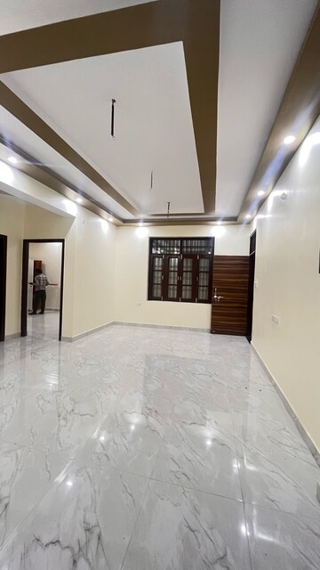 Room in 2 BHK Independent House at Jankipuram – for Rent