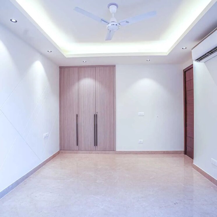Room, saket 3 Bedroom 200 Sq.Yd. Independent House In Saket Delhi 9243832
