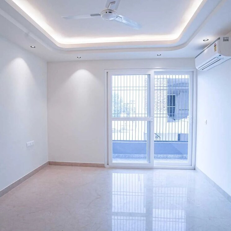 Room, saket 3 Bedroom 200 Sq.Yd. Independent House In Saket Delhi 9243832