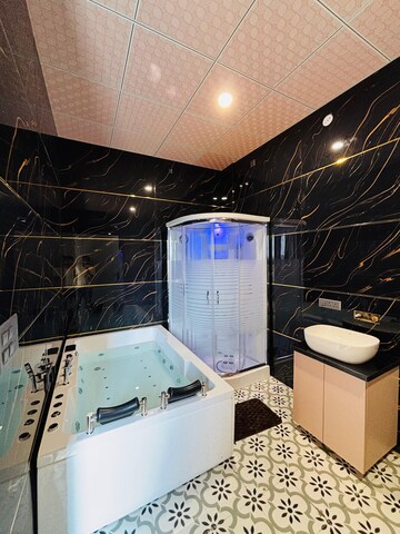 Team Area in 5 BHK Villa at Mansarovar – for Sale