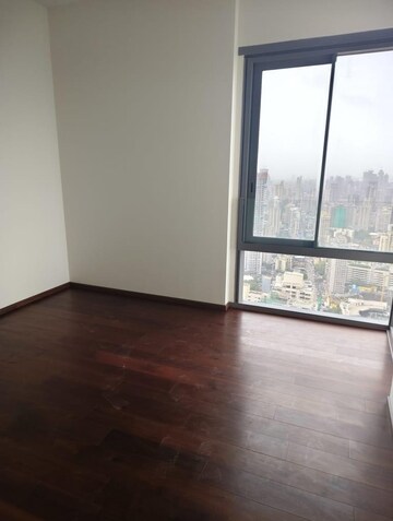 Room in 3 BHK Apartment at Piramal Mahalaxmi, Mahalaxmi – for Rent