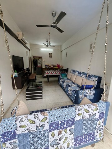 Team Area in 1.5 BHK Apartment at Kakad Estate Worli, Worli – for Rent