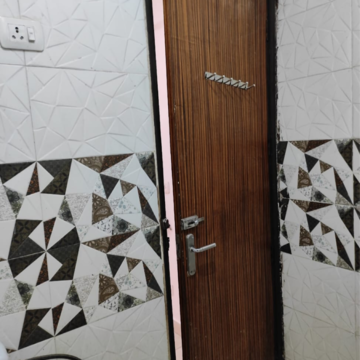 Furnished Amenities in 2 BHK Builder Floor at Govindpuri – for Rent