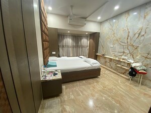 Furnished Amenities in 3 BHK Apartment at Dadarkar Building, Dadar West – for Rent