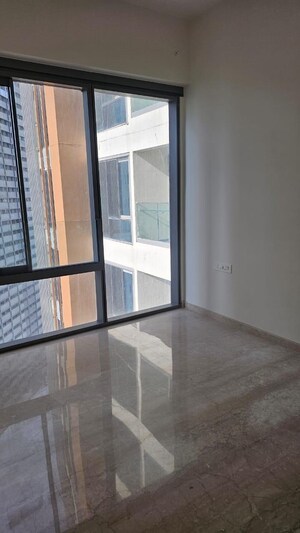 Room in 3 BHK Apartment at Piramal Mahalaxmi, Mahalaxmi – for Rent