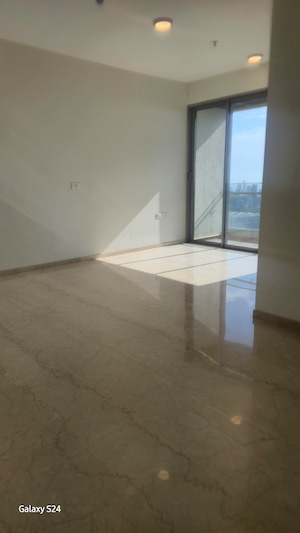 Room in 3 BHK Apartment at Piramal Mahalaxmi, Mahalaxmi – for Rent