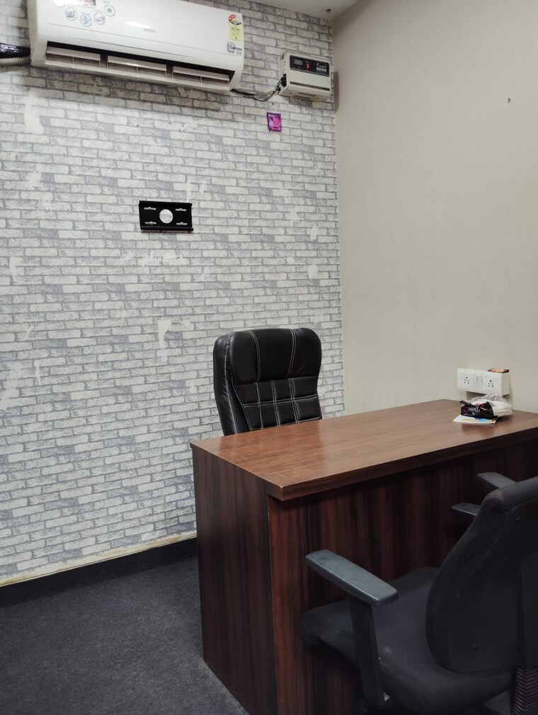 Team Area, sector 3 Commercial Office Space 500 Sq.Ft. In Sector 3 Noida 9243898