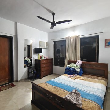 Bedroom in 2 BHK Apartment at Windsor Apartment Bandra West, St. Peters Colony – for Rent