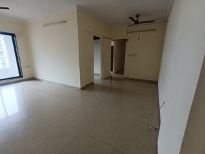 Room in 2 BHK Apartment at Goyal Green Woods, Andheri East – for Rent