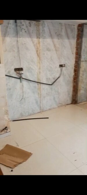 Master Bedroom in 3 BHK Apartment at Bindra Complex, Andheri East – for Rent