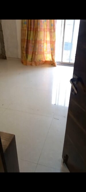 Furnished Amenities in 3 BHK Apartment at Bindra Complex, Andheri East – for Rent