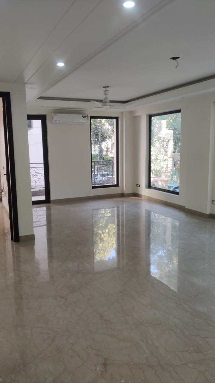 3 BHK + Servant Room Builder Floor For Rent in Sarvapriya Vihar