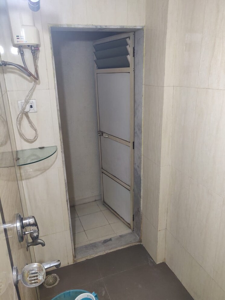Bathroom, puranik-city 1 Bedroom 447 Sq.Ft. Apartment In Kasarvadavali Thane 9243954
