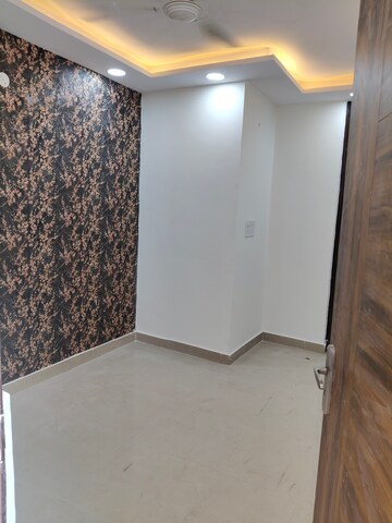 Room in 2 BHK Builder Floor at Govindpuri – for Rent